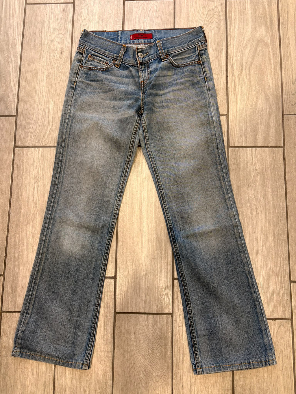 Levi’s 557 (Q46)