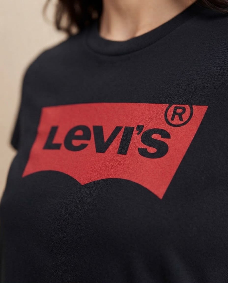 T-Shirt Batwing Levi's Nera